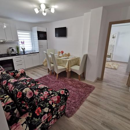 Apartament Gold Luxury Leilighet Tîrgu Ocna Eksteriør bilde