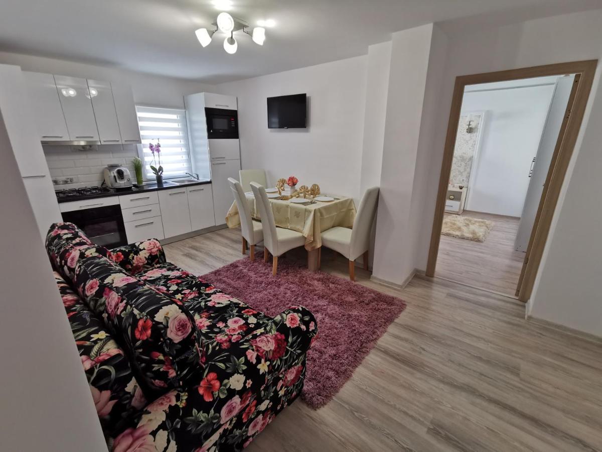 Apartament Gold Luxury Leilighet Tîrgu Ocna Eksteriør bilde