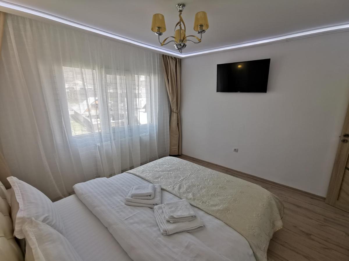 Apartament Gold Luxury Leilighet Tîrgu Ocna Eksteriør bilde